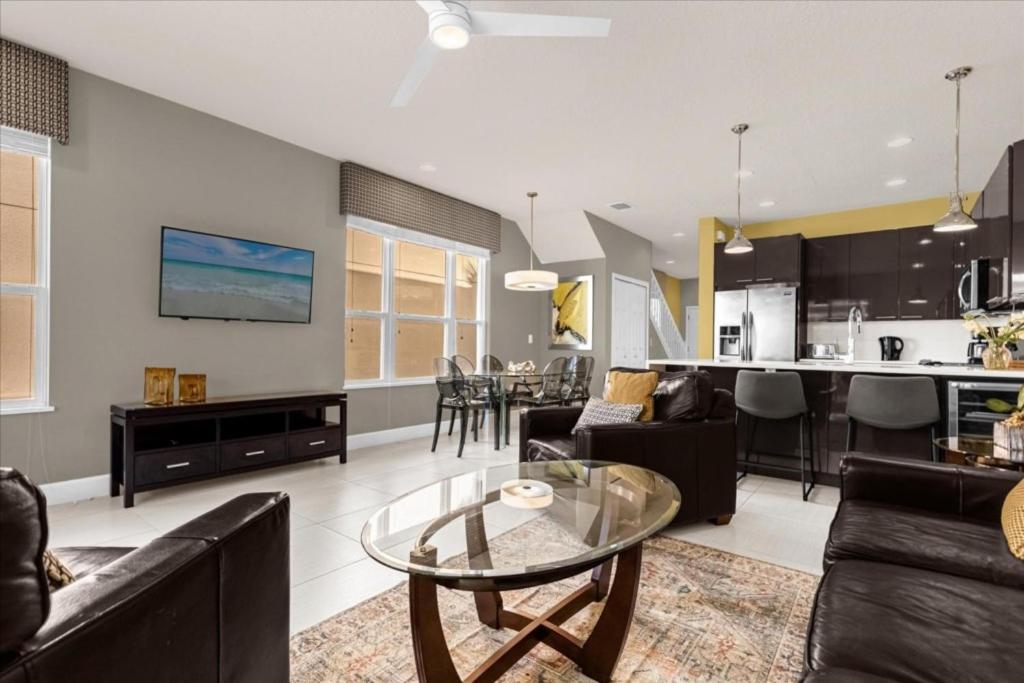 3 Bedrooms- 3 Bathrooms- The Retreat 1521 Rc * Orlando