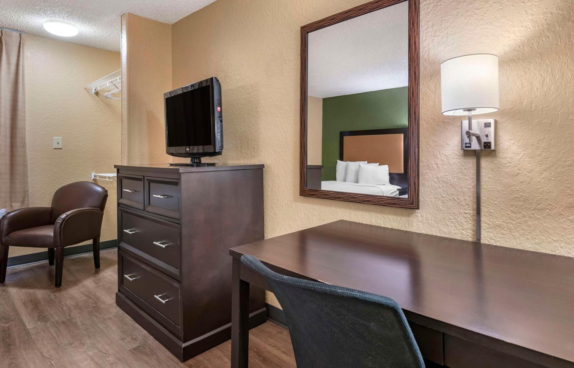 Extended America - - Theme Parks - Major Blvd Hotel