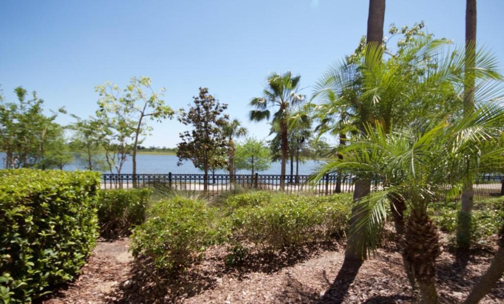 Luxury ! Vista Cay View Joy - Next To Pool Near Parks & Occc