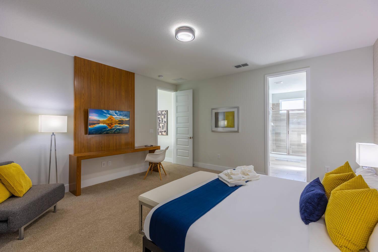Comfy Modern House W Pool Perfect Location *