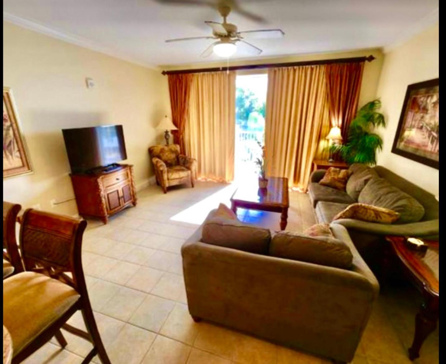 Disney 1 Mile , Blue Heron 1 Room 2 Bath,Amenities,6 Guests, Walk To Restaurants, No Fees At Check In Apartment