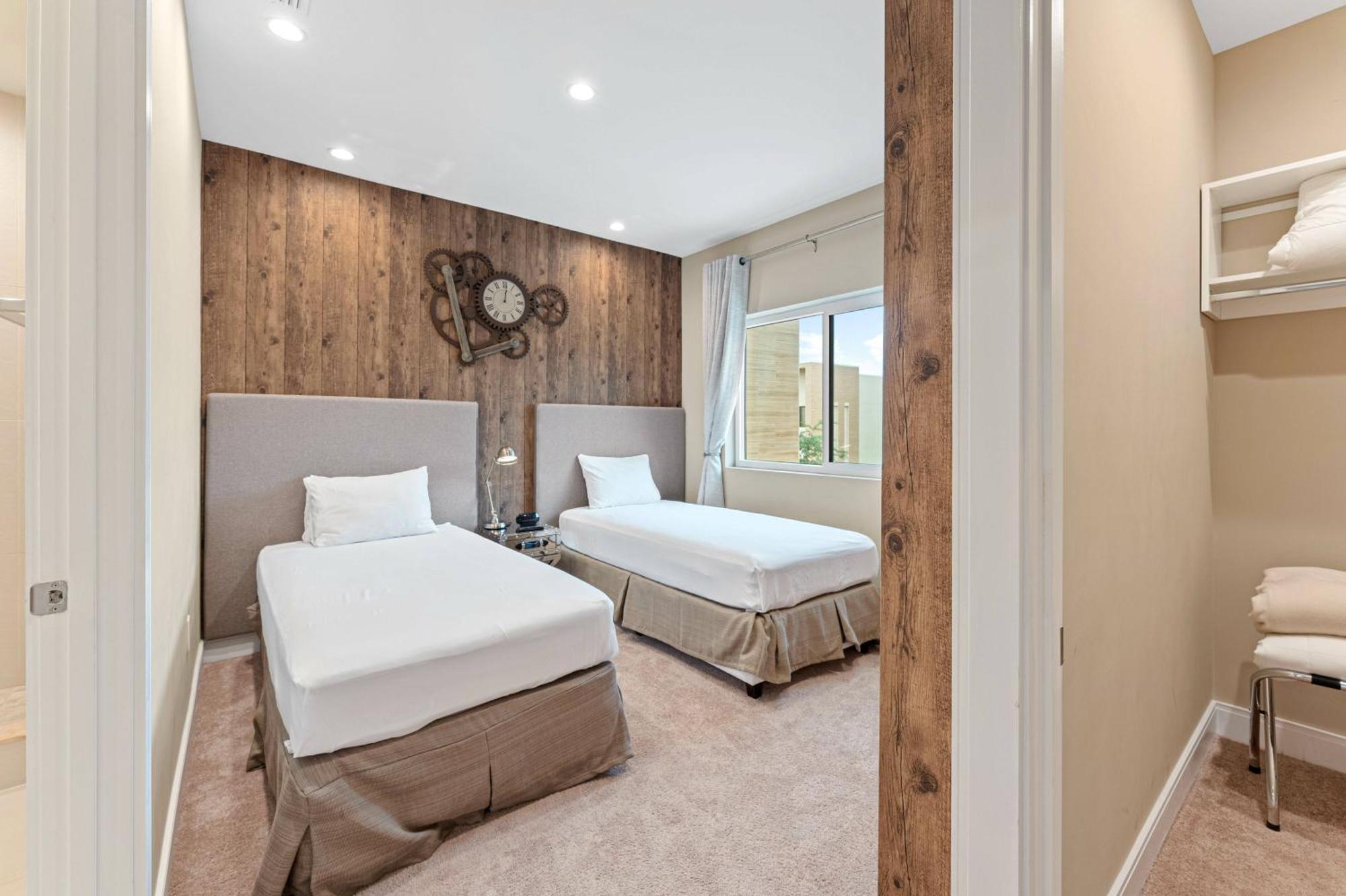 Holiday home 7562 Magic Village 8guests 4suites 8 Min
