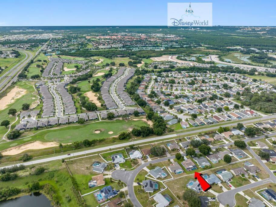 Holiday home 13 Mins From Disney Arcade, Private Pool, & Themed Rooms *