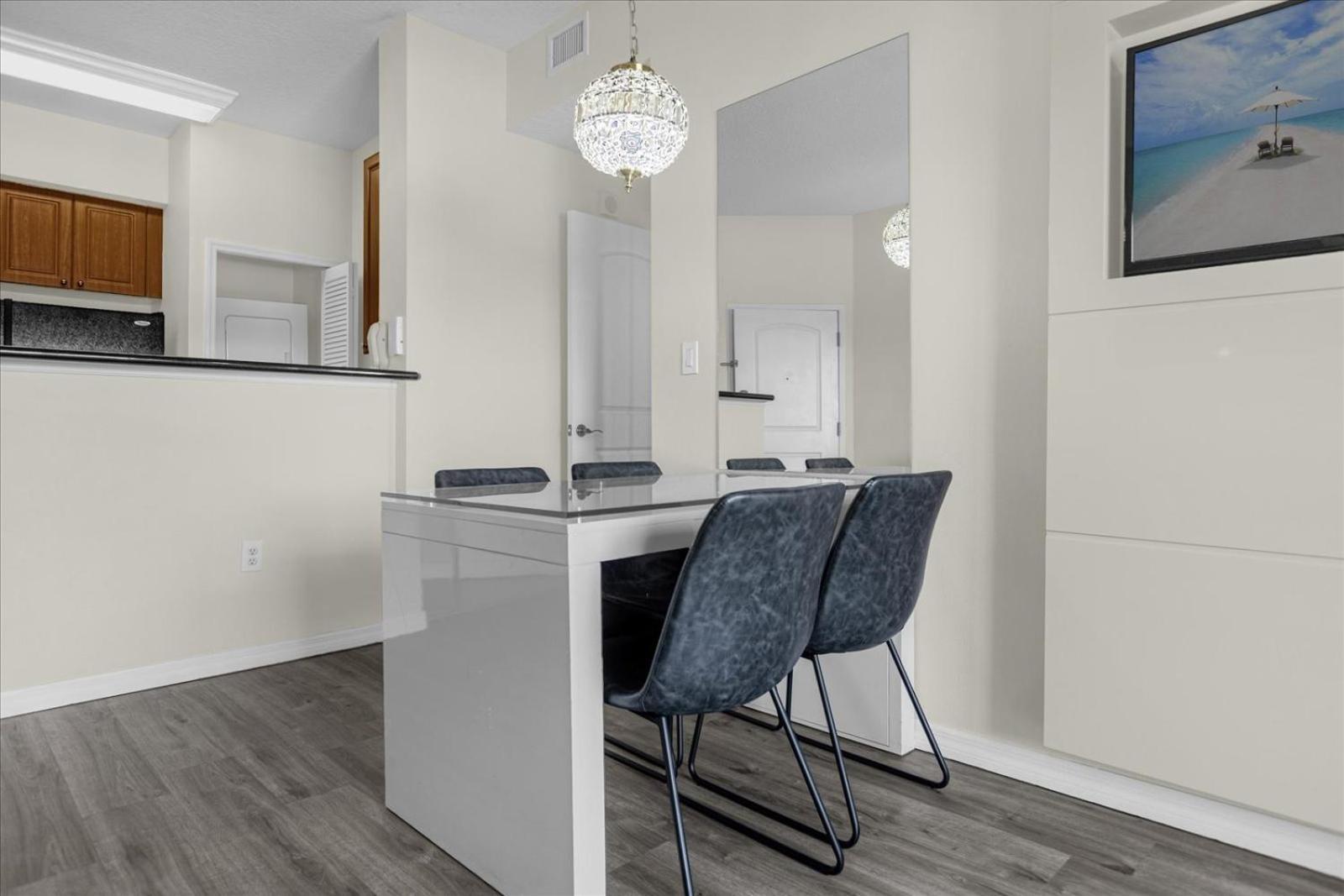 The Point, Lux 4 Min From Universal Apartment Orlando