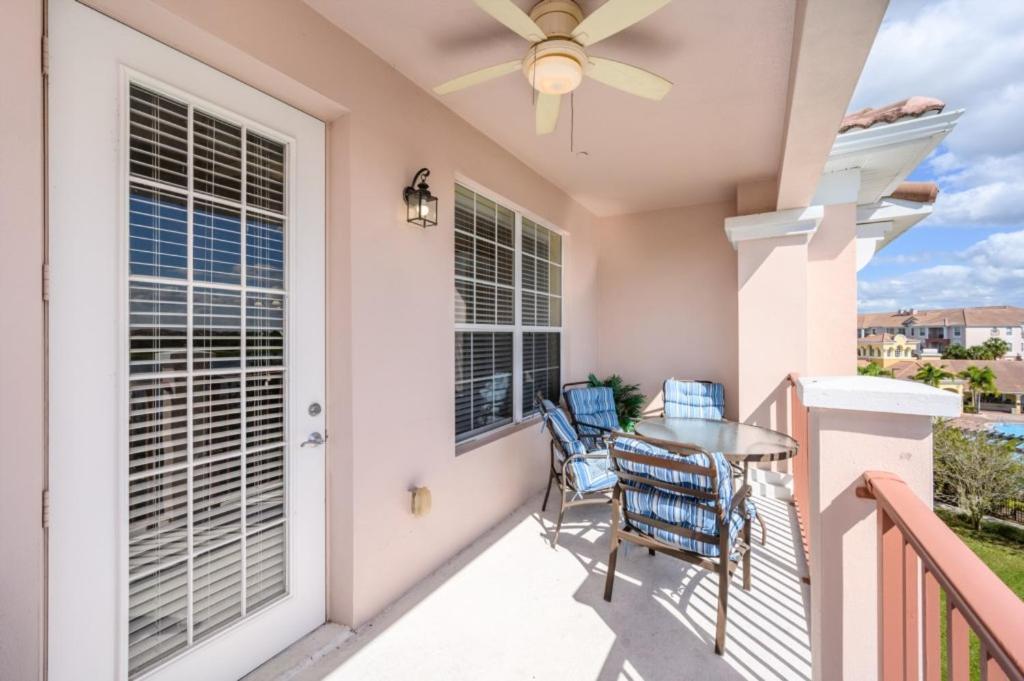 Beautiful Lakeview Vacation Condo, Vista Cay 1016 Apartment Orlando