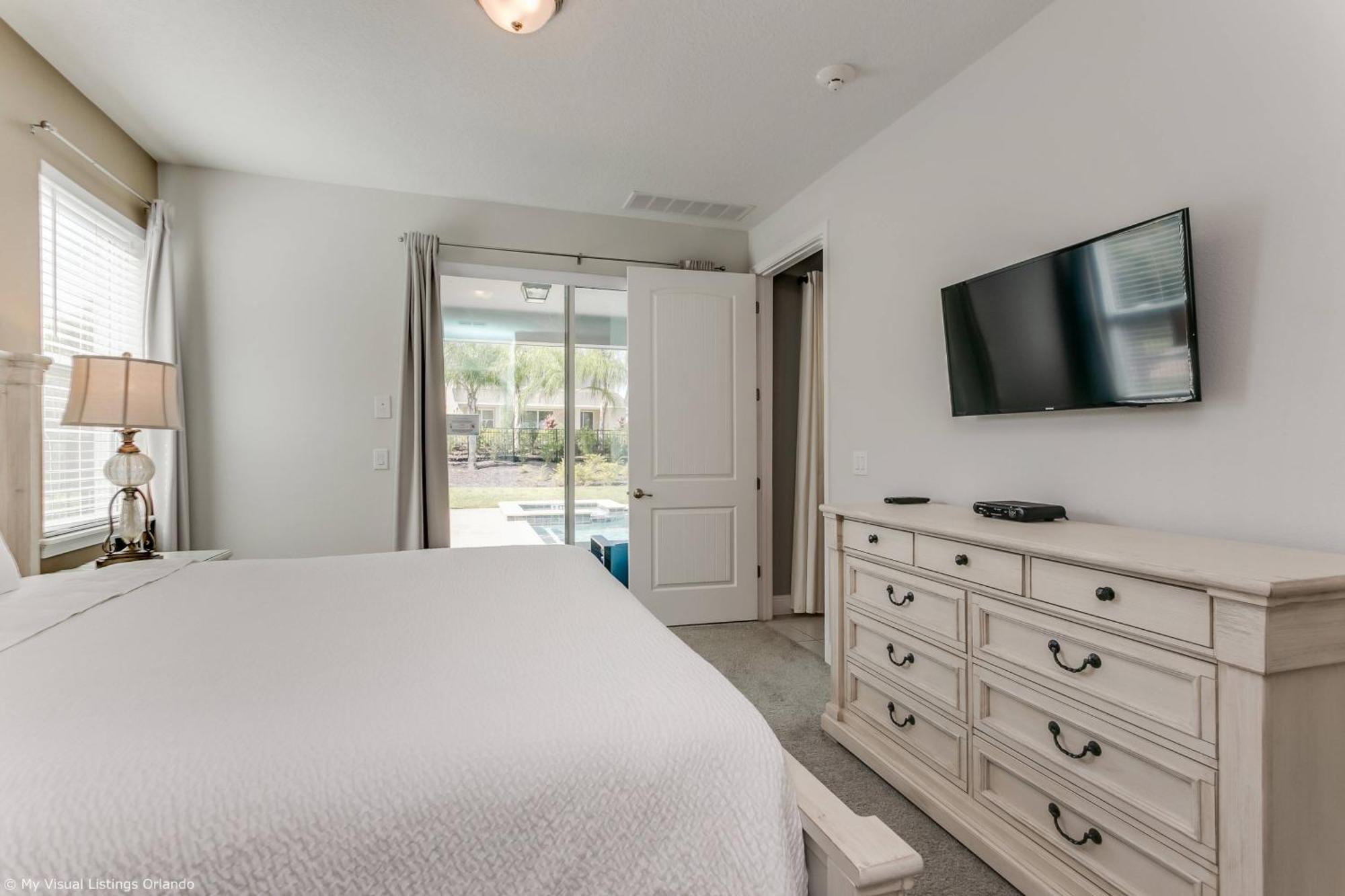 8 Bedroom Vacation With Pool 2114