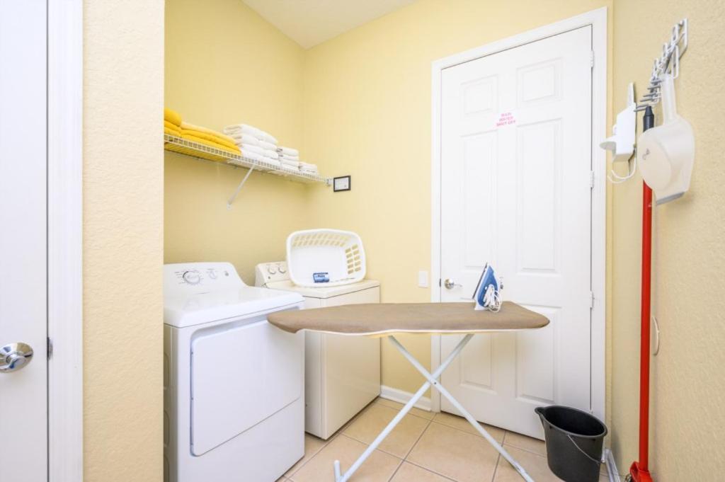 Apartment Beautiful Lakeview Vacation Condo, Vista Cay 1016 Orlando
