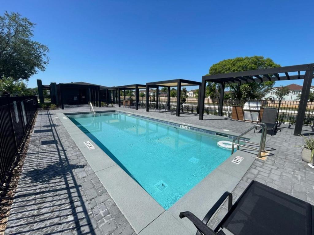 3 Bedrooms- 3 Bathrooms The Hub 3361 Tt