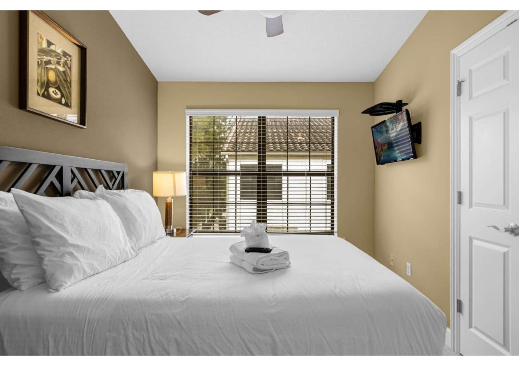 Holiday home Spring Break Sale! Renovated Townhome By