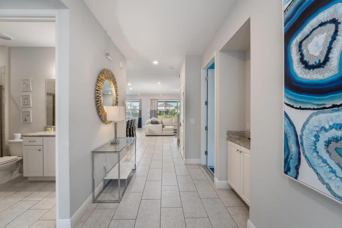 Beautiful 7 Bedroom 6 5 Bath W Pool Movie Theater
