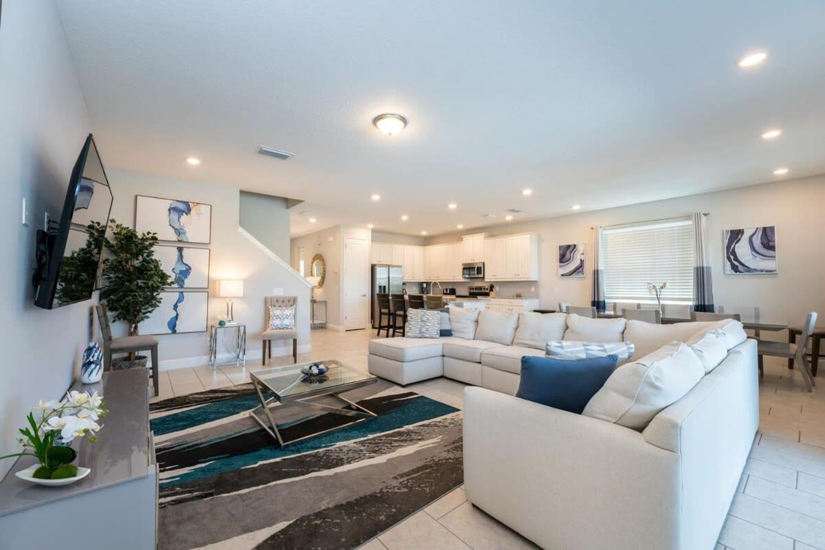 Beautiful 7 Bedroom 6 5 Bath W Pool Movie Theater * Orlando