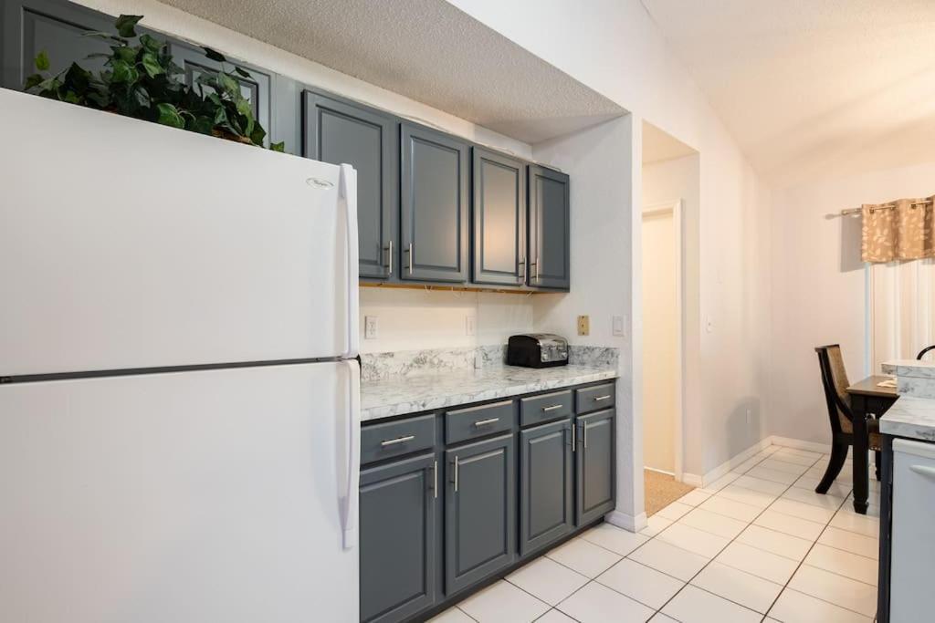 13 Mins From Disney Arcade, Private Pool, & Themed Rooms