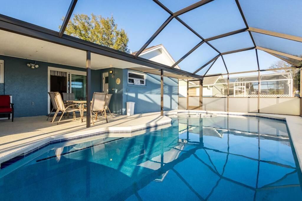 13 Mins From Disney Arcade, Private Pool, & Themed Rooms Orlando