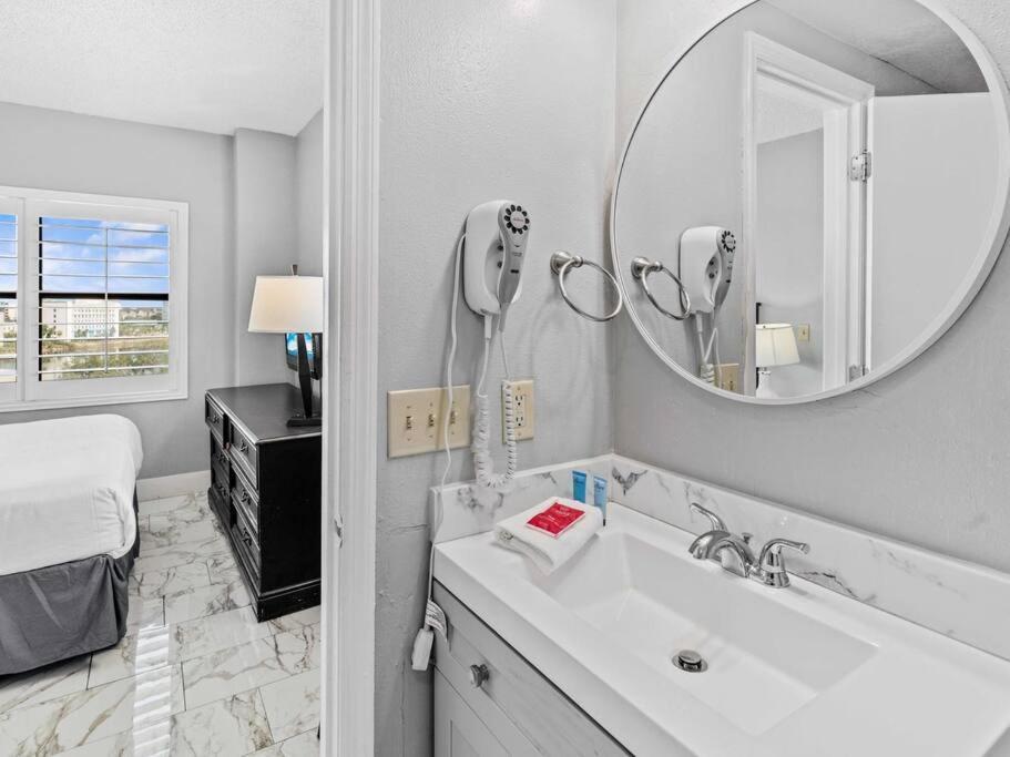 Apartment 6165 Cozy 3 Min Universal