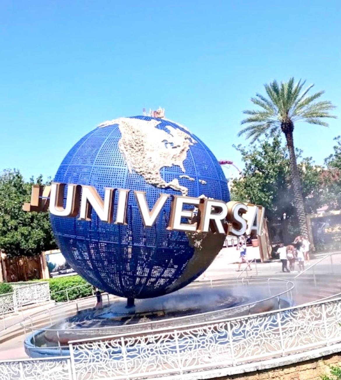 Next To Universal! 2bedroom-2bath-many Indoor Plants