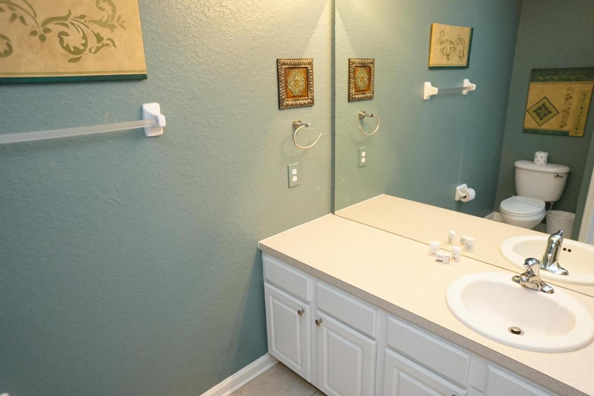 Windsor Hills End Unit, South Facing Pool 7666! *