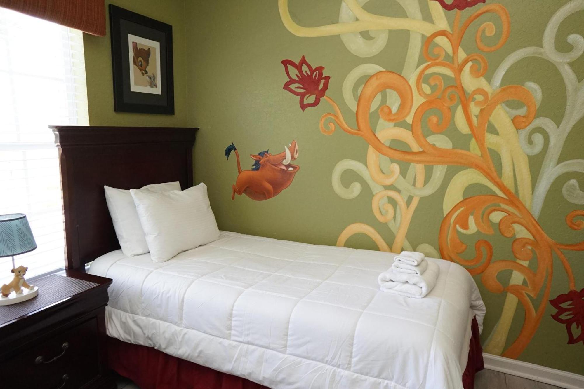 Windsor Hills End Unit, South Facing Pool 7666! Holiday home Orlando