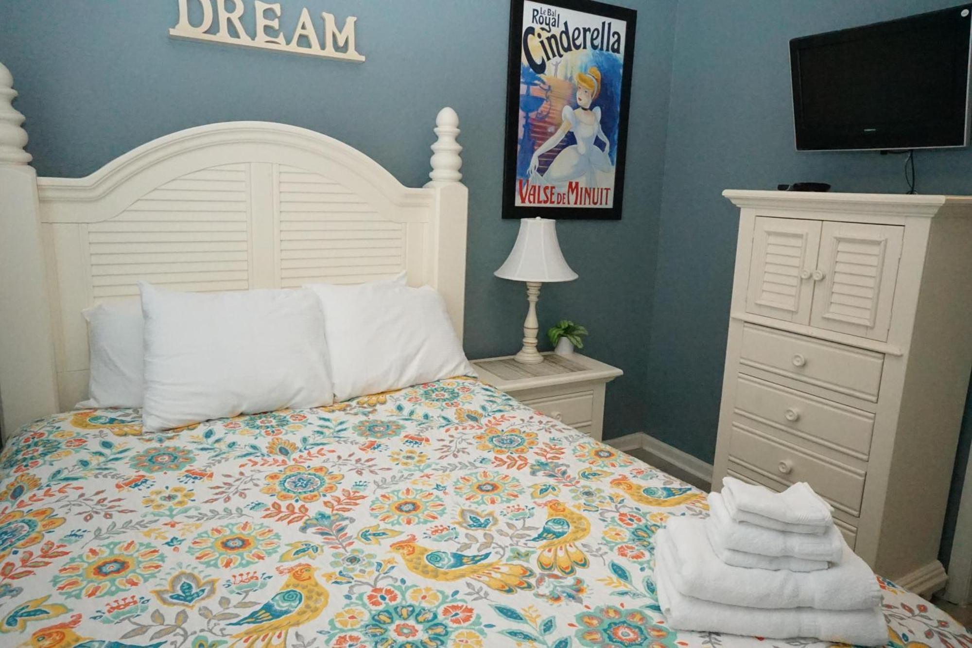 Holiday home Windsor Hills End Unit, South Facing Pool 7666! *