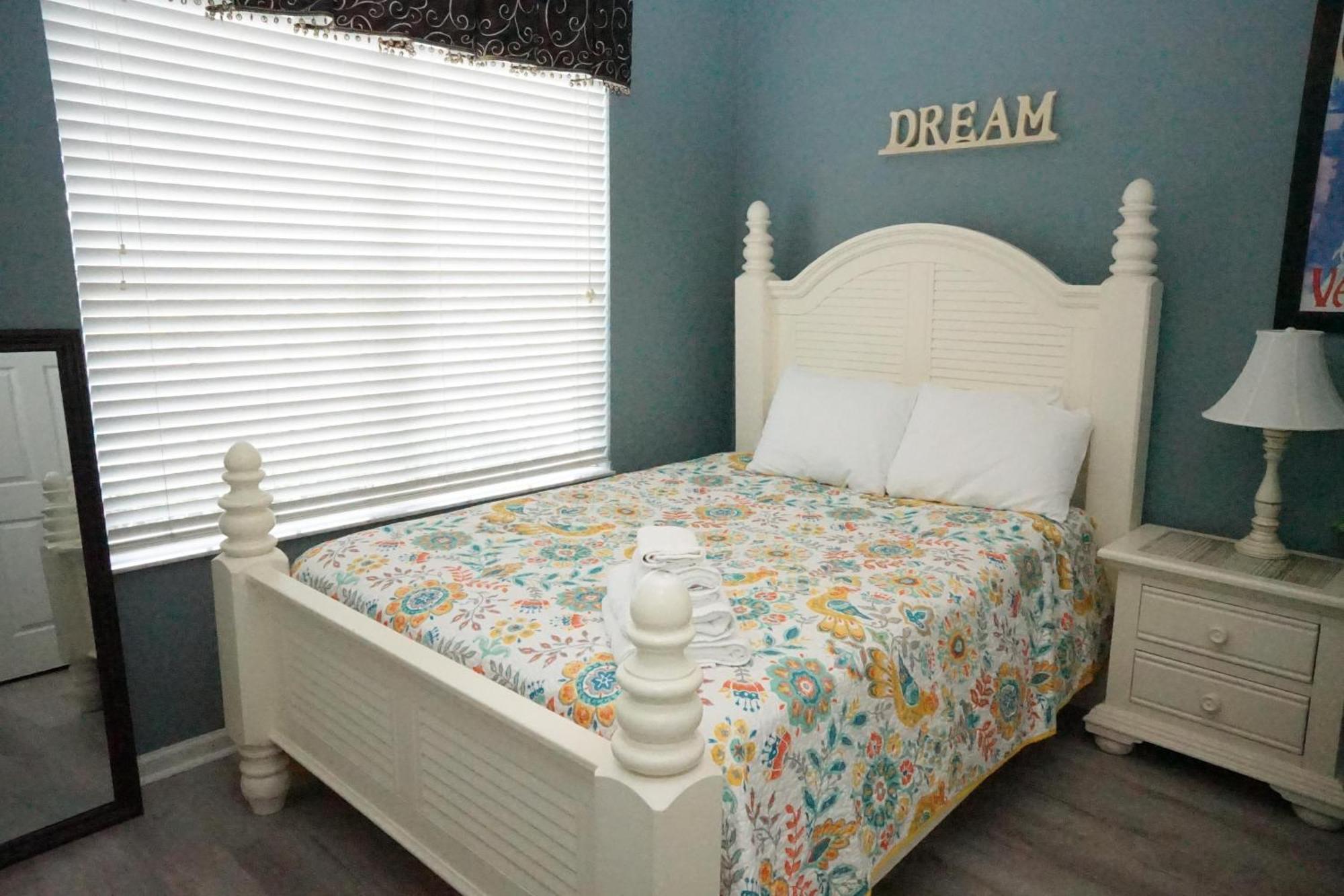 Windsor Hills End Unit, South Facing Pool 7666! Orlando