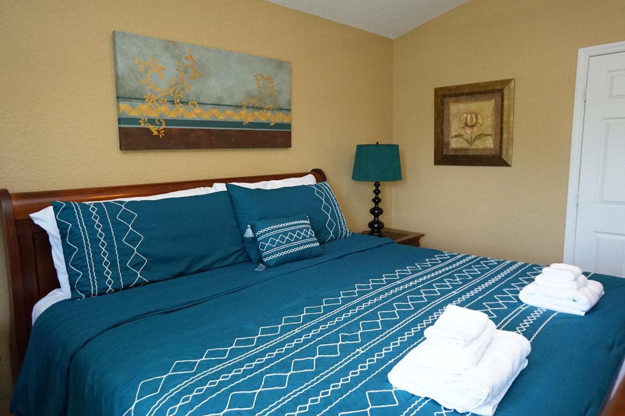 Holiday home Windsor Hills End Unit, South Facing Pool 7666! *