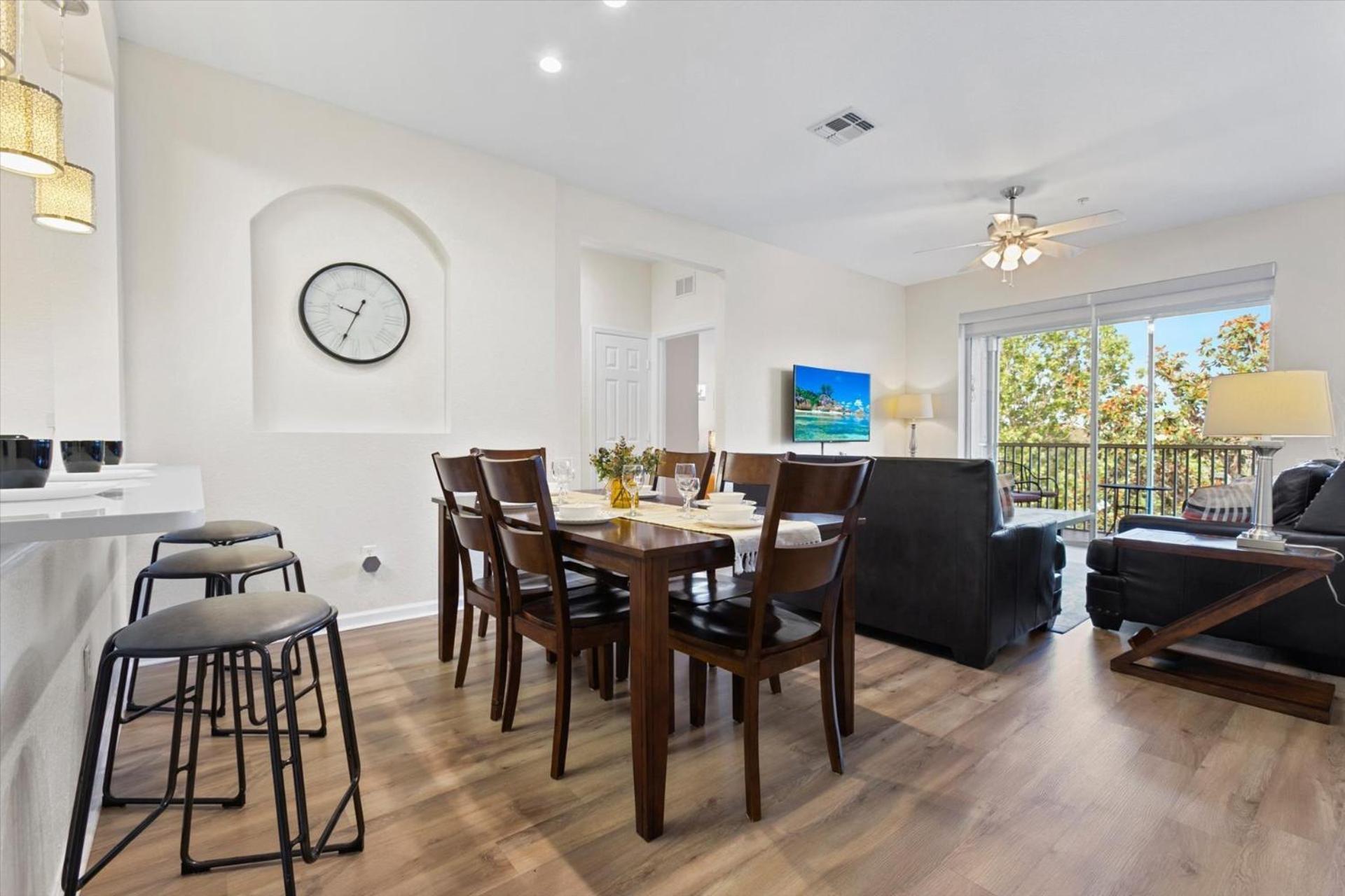 Apartment - Windsor Hills 189 *