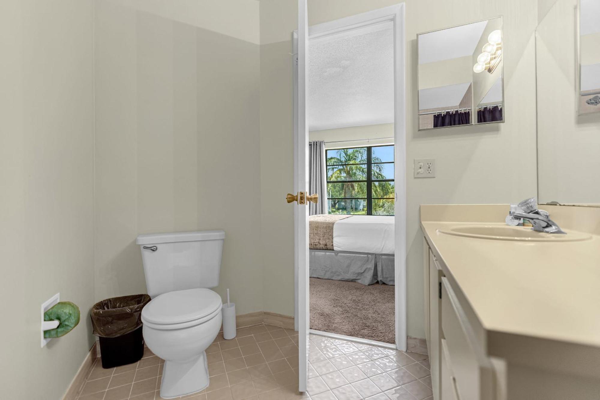 Modern Cozy 2br Near Apartment