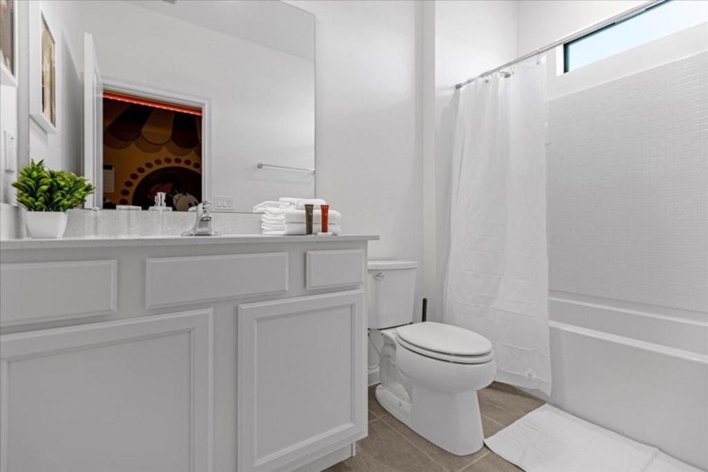 8 Bedrooms- 8 Bathrooms- Paradiso Grande 5912 Hs *