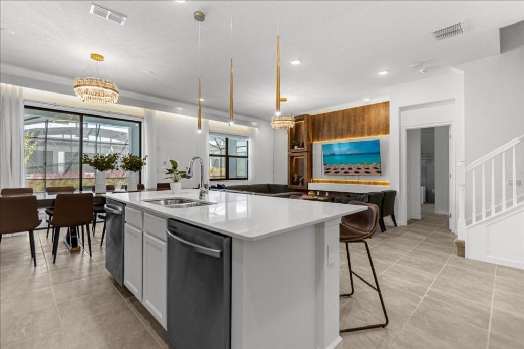 8 Bedrooms- 8 Bathrooms- Paradiso Grande 5912 Hs * Orlando