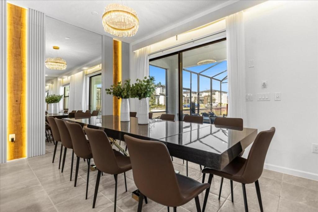 8 Bedrooms- 8 Bathrooms- Paradiso Grande 5912 Hs *