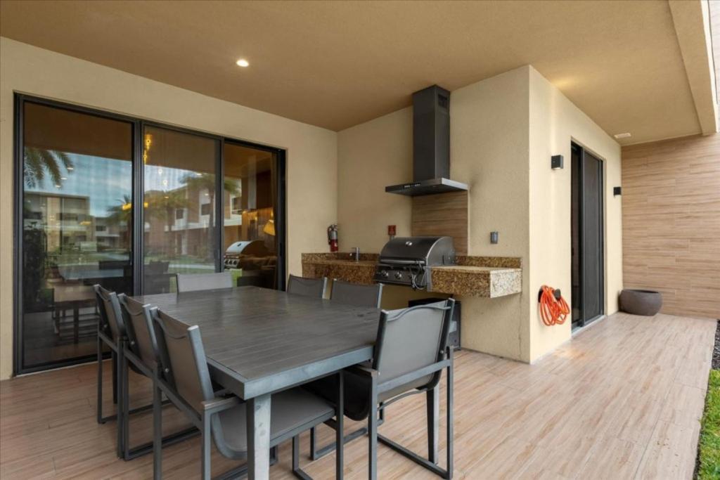 4 Bedrooms- 4,5 Bathrooms- Magic Village 3082 Rw * Orlando