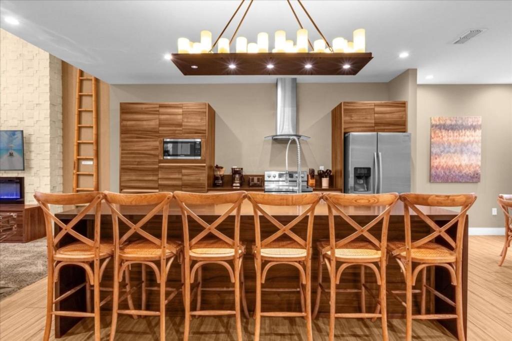 4 Bedrooms- 4,5 Bathrooms- Magic Village 3082 Rw