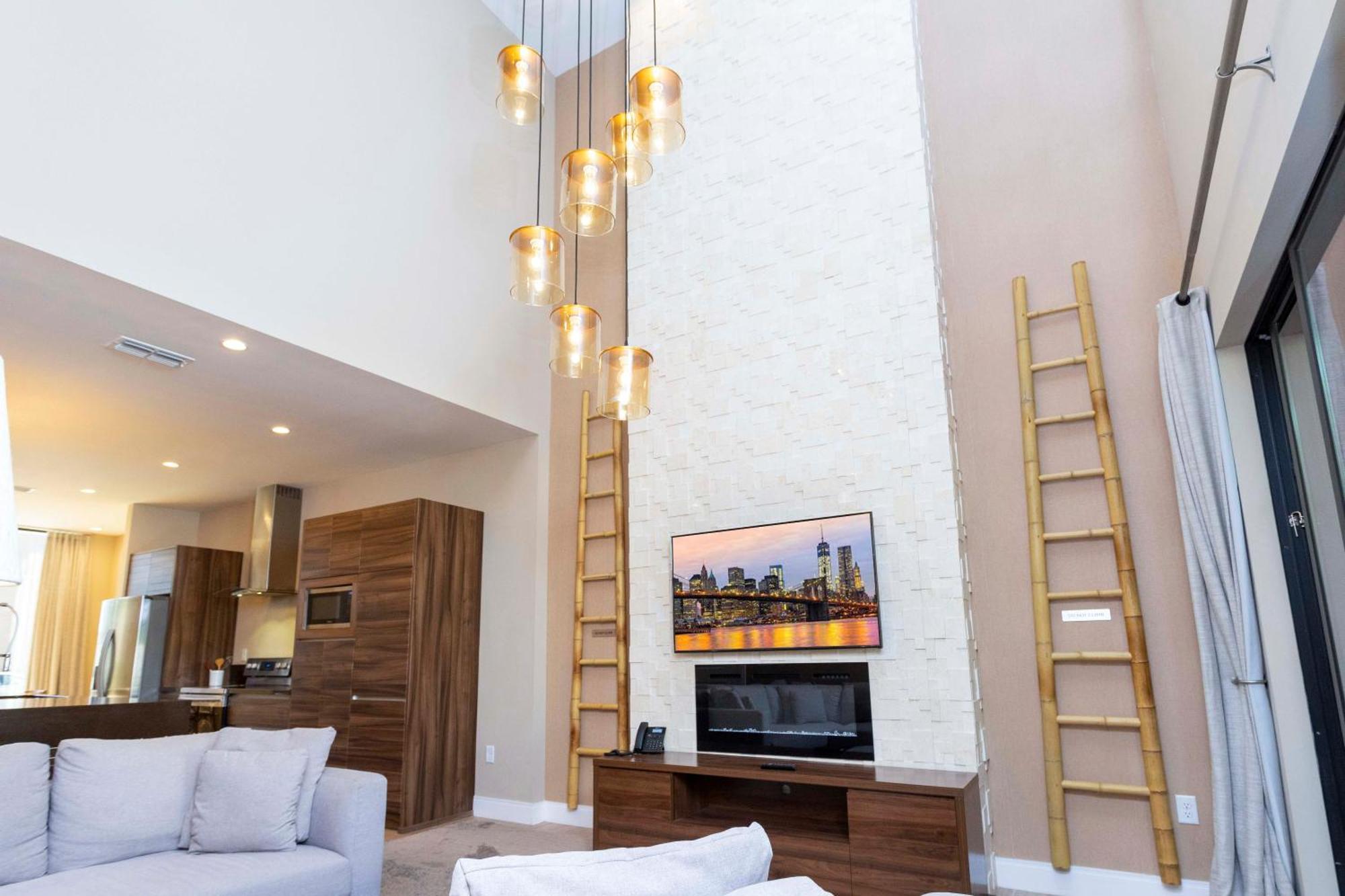 Modern And Luxury 4 Near 7521 Holiday home