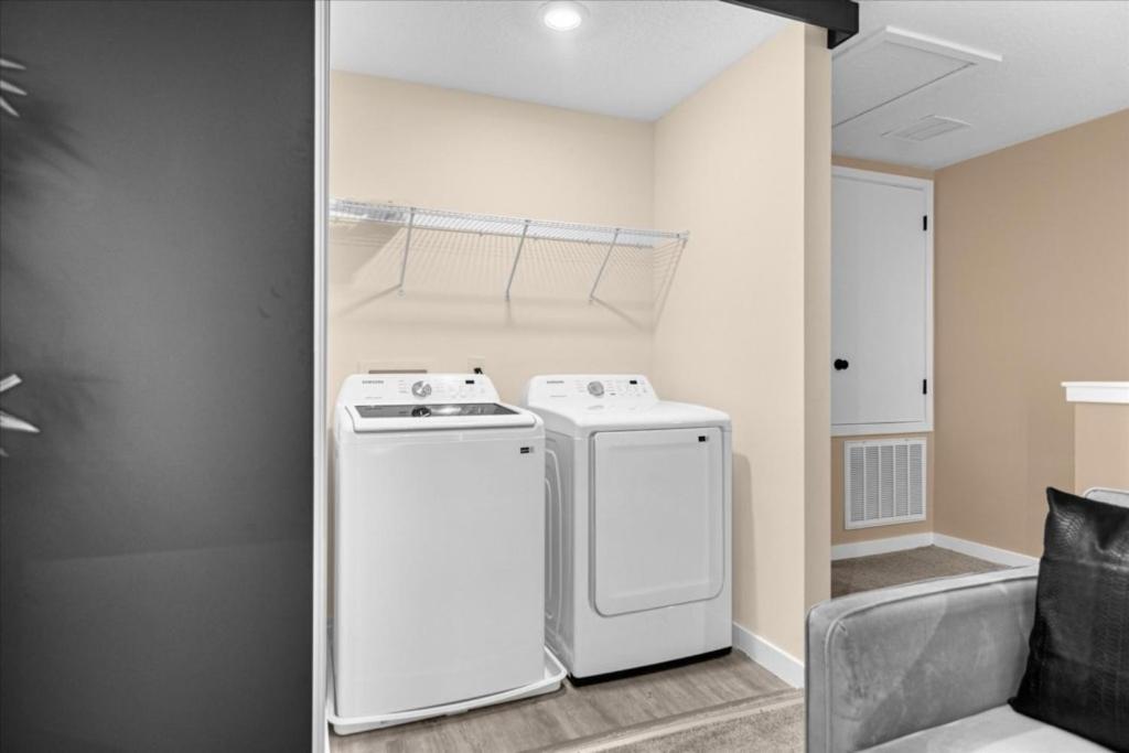 3 Bedrooms- 3 Bathrooms- The Hub 3205 Tt * Orlando