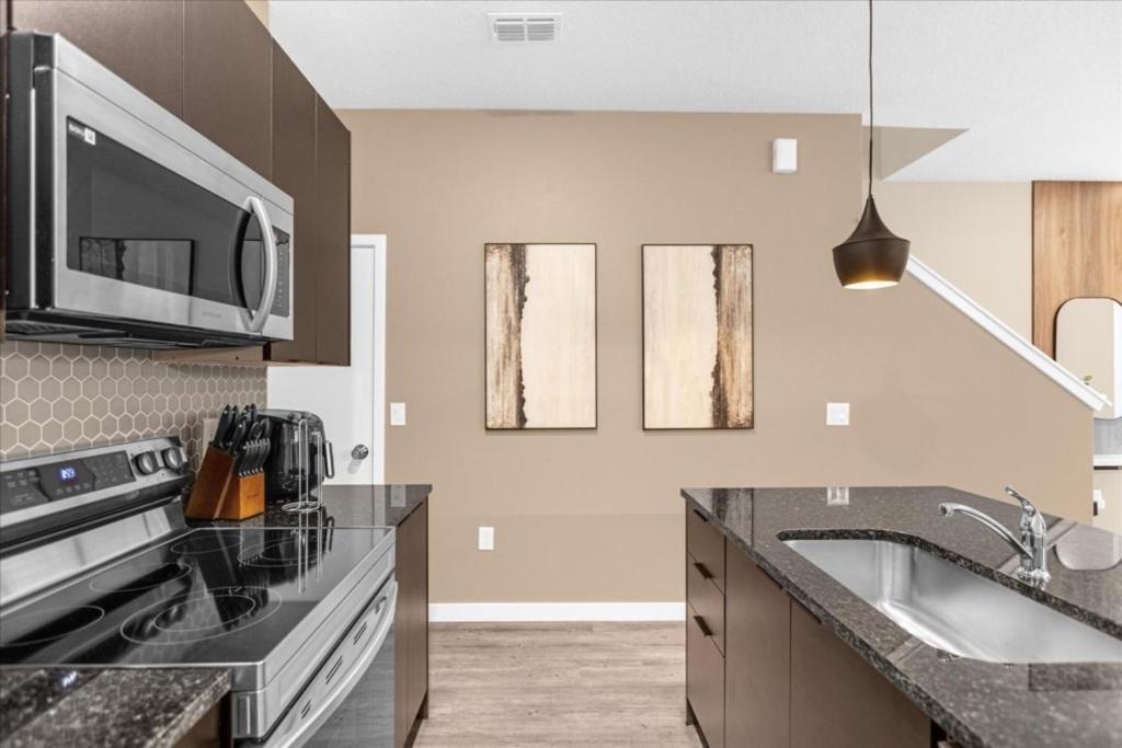 3 Bedrooms- 3 Bathrooms- The Hub 3205 Tt Holiday home *