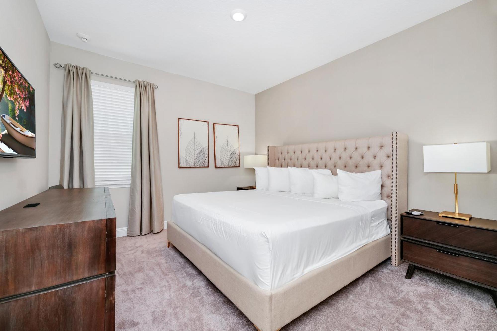 Elite With Private Pool & Amenities By Rentyl Near - 200a