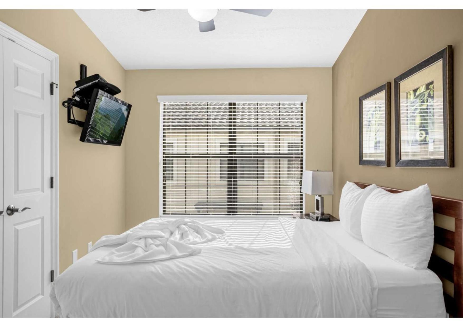 Holiday home Summer Sale Luxury 4br Townhome - 5 Minutes From Disney Orlando