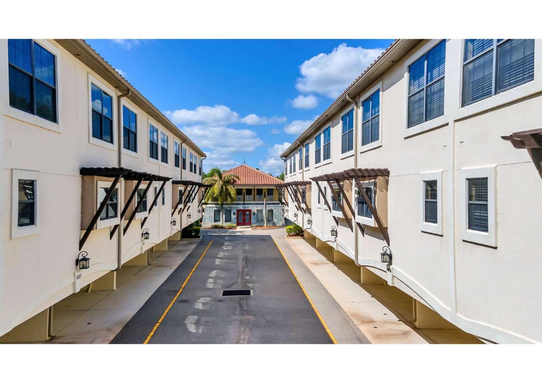 Holiday home Summer Sale Luxury 4br Townhome - 5 Minutes From Disney Orlando