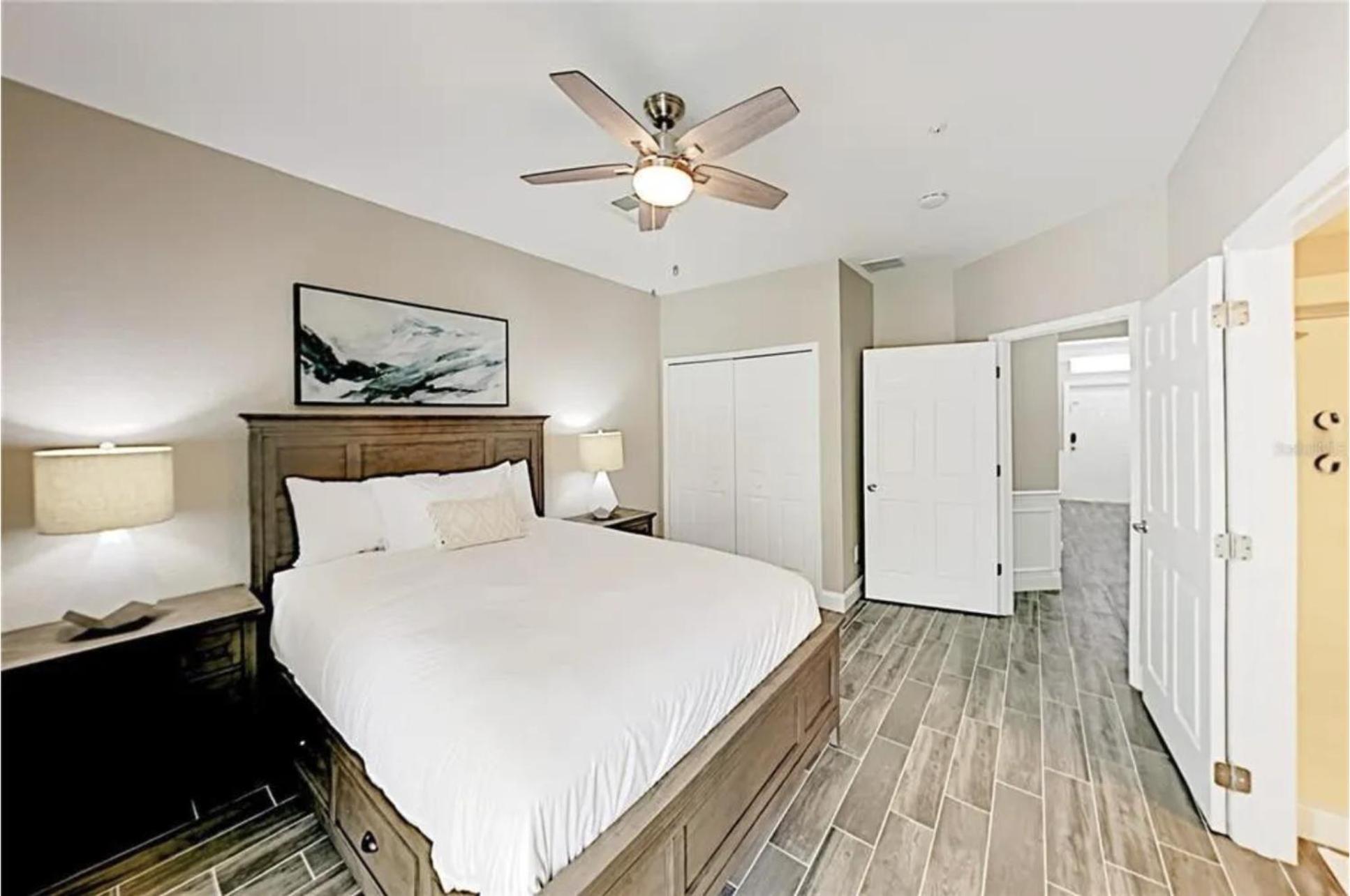 Apartment Beautiful Family Townhome, Near The Parks - 8000-104 *