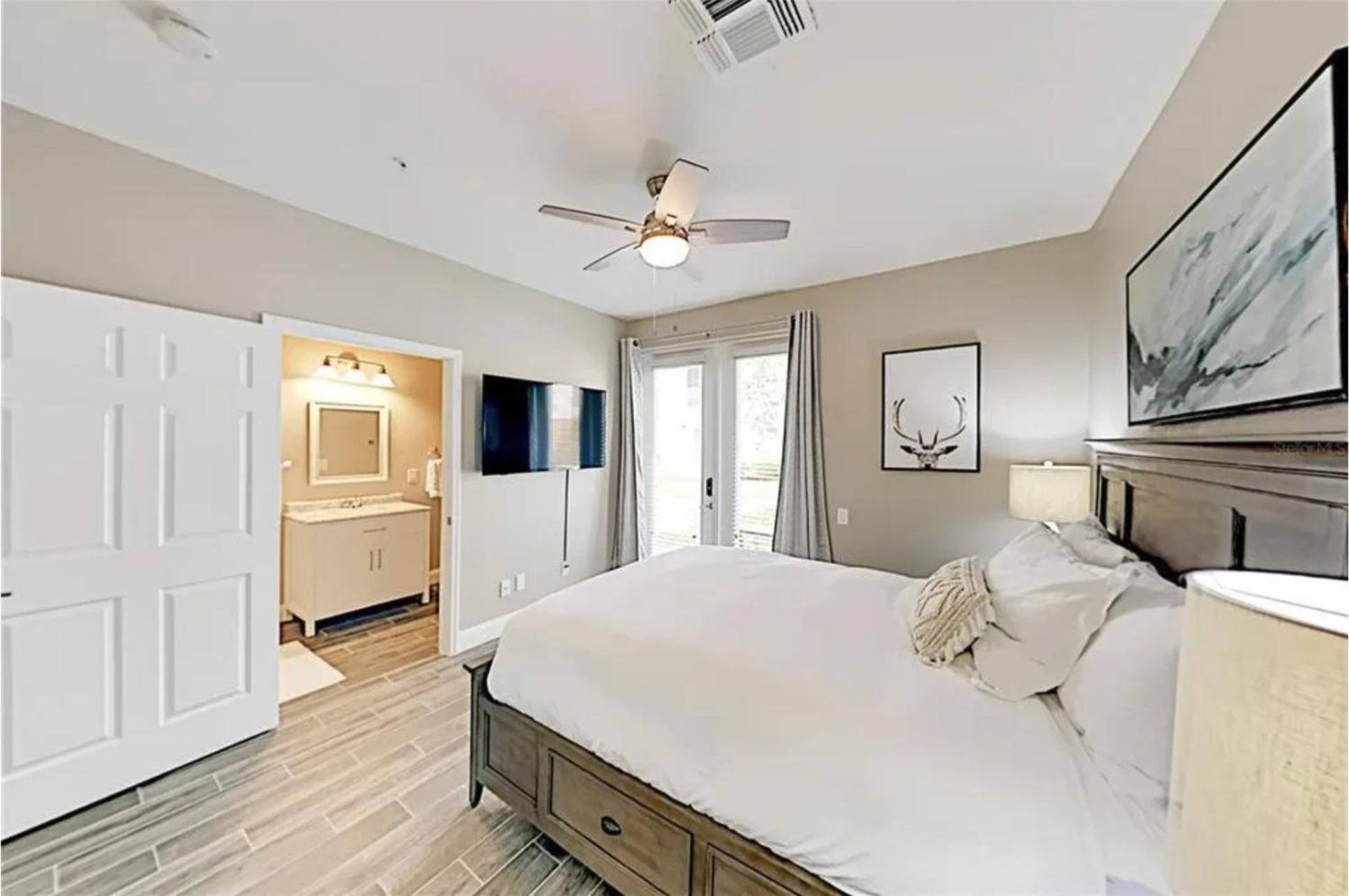 Beautiful Family Townhome, Near The Parks - 8000-104 *