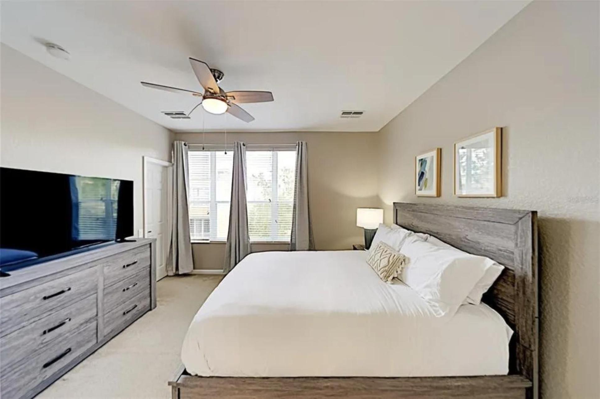 Beautiful Family Townhome, Near The Parks - 8000-104 Apartment *