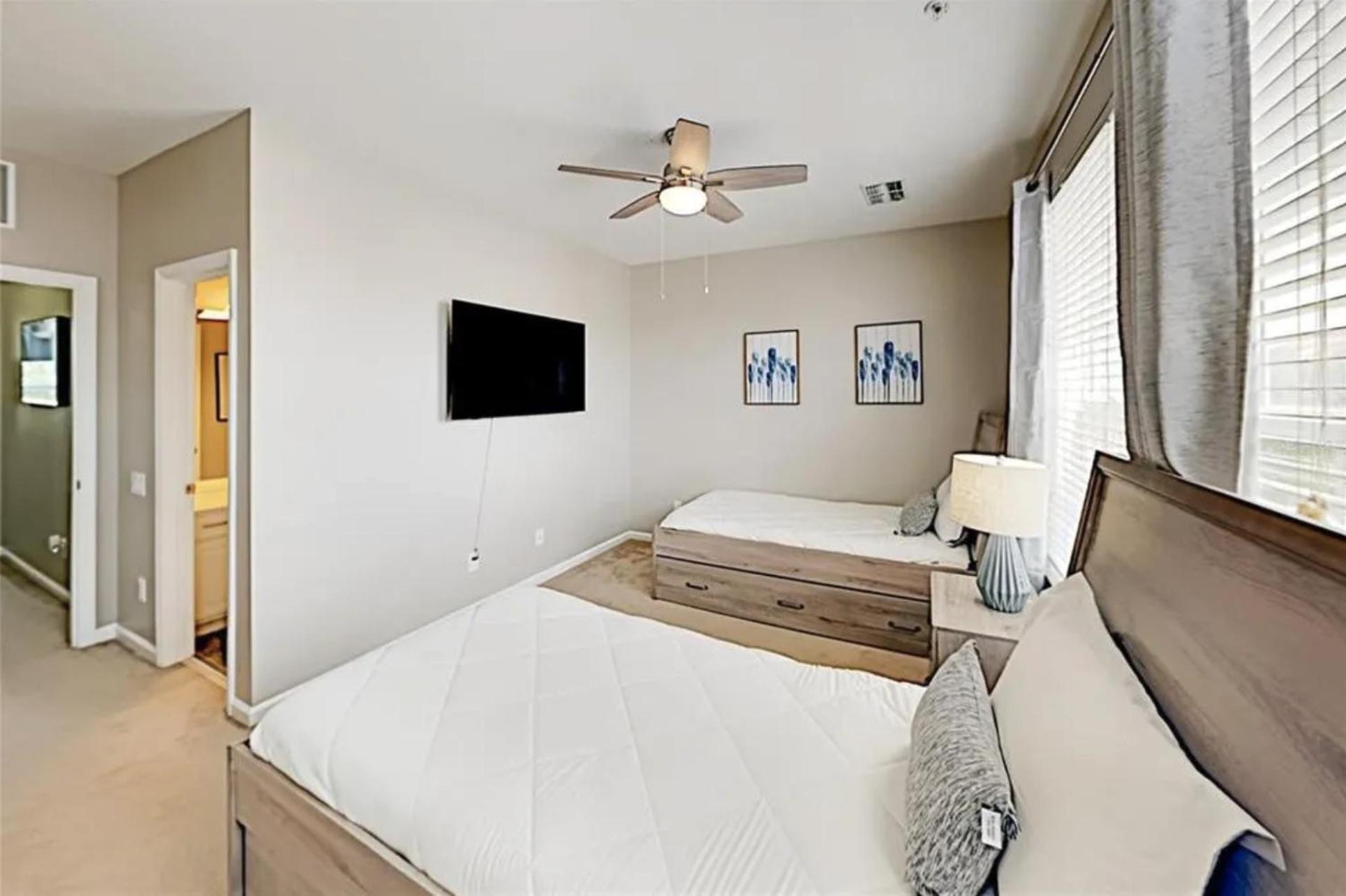 Beautiful Family Townhome, Near The Parks - 8000-104 Orlando