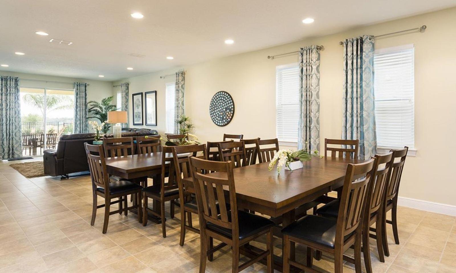 Sun-filled 10 Bdrm House With Backyard Pool At Encore