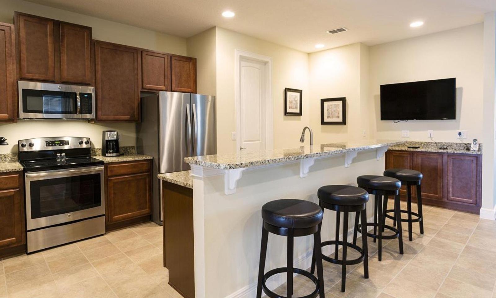 Sun-filled 10 Bdrm House With Backyard Pool At Encore