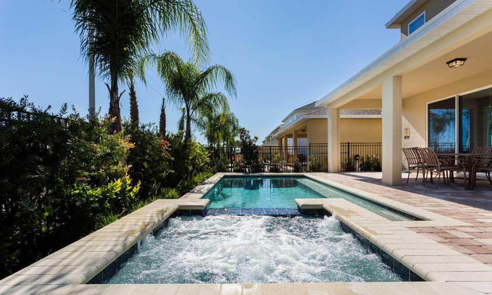 Holiday home Sun-filled 10 Bdrm House With Backyard Pool At Encore Orlando
