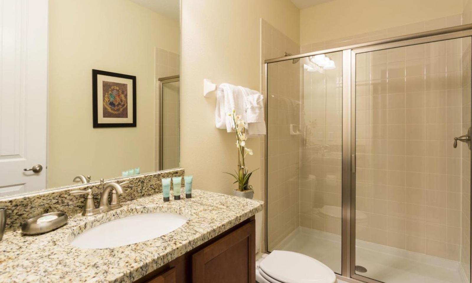 Sun-filled 10 Bdrm House With Backyard Pool At Encore