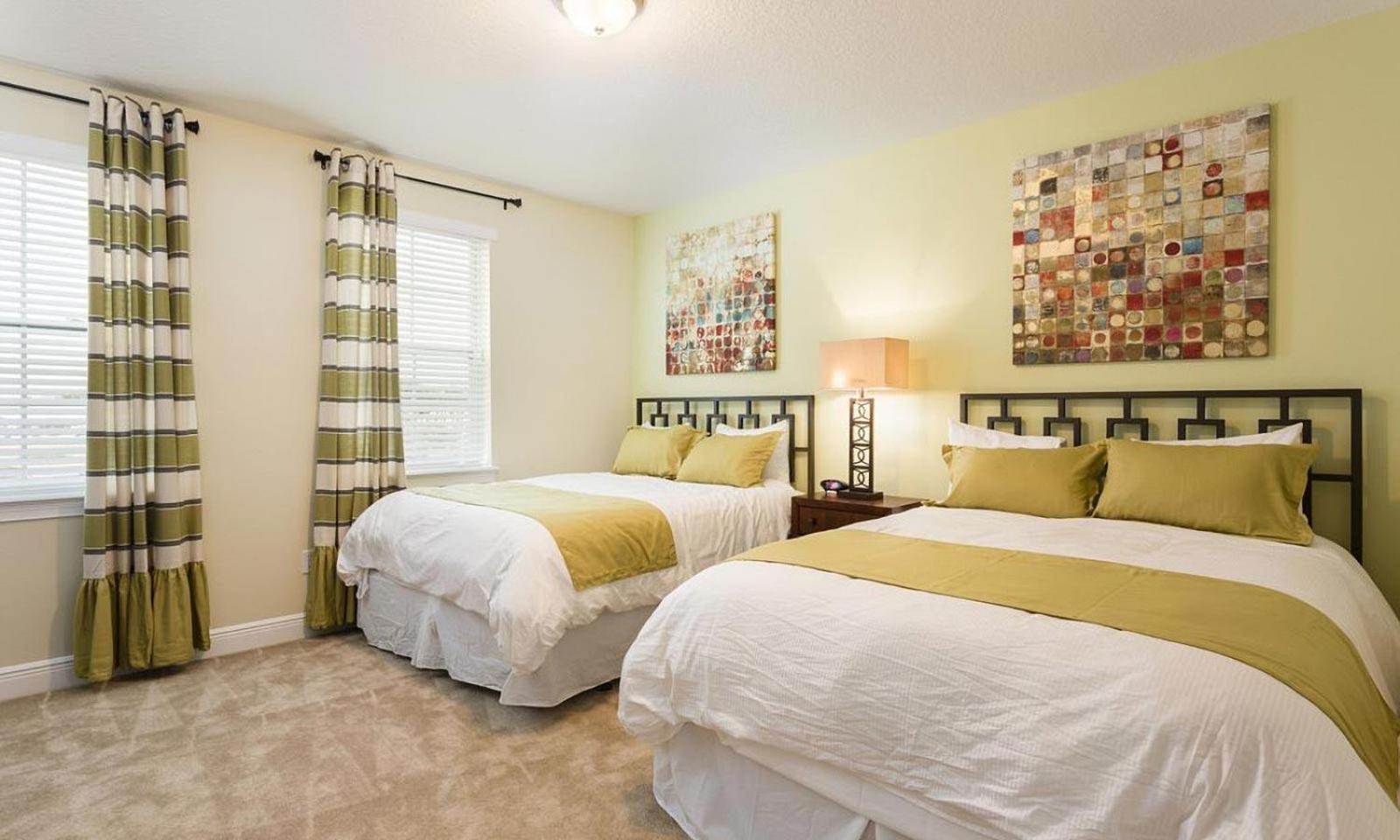 Sun-filled 10 Bdrm House With Backyard Pool At Encore Holiday home Orlando