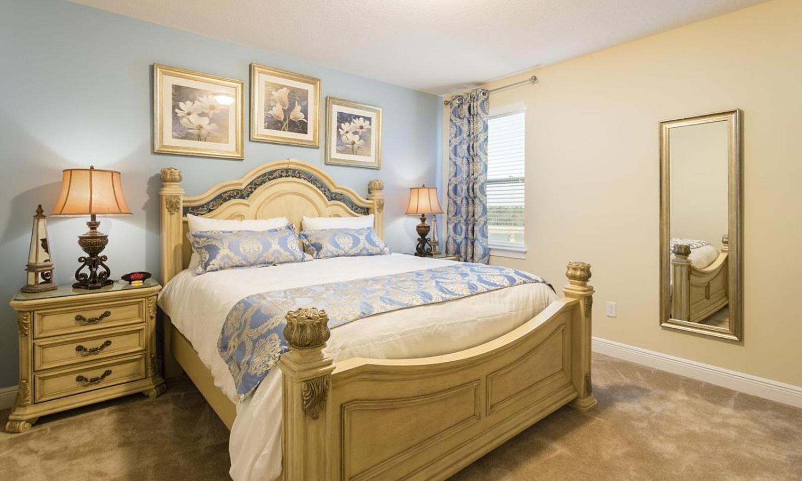 Holiday home Sun-filled 10 Bdrm House With Backyard Pool At Encore *