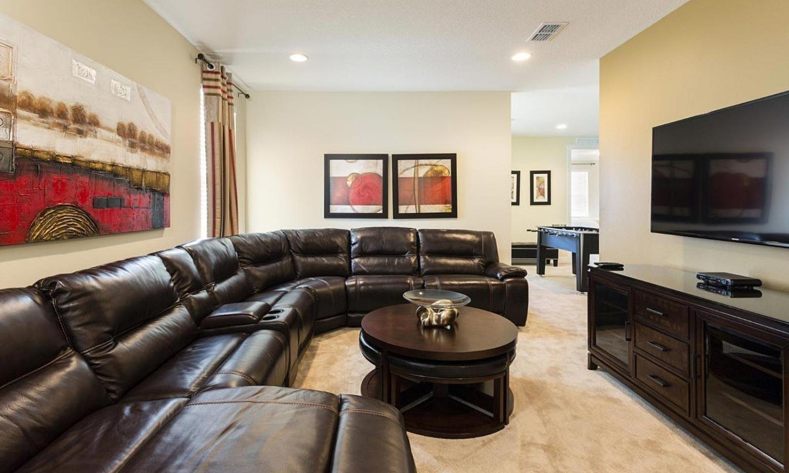 Sun-filled 10 Bdrm House With Backyard Pool At Encore *