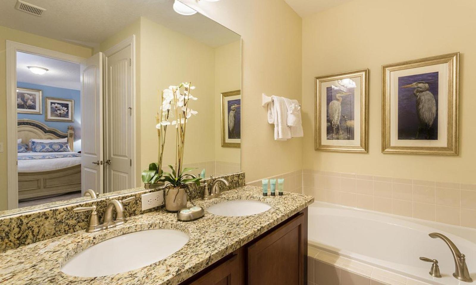 Holiday home Sun-filled 10 Bdrm House With Backyard Pool At Encore Orlando