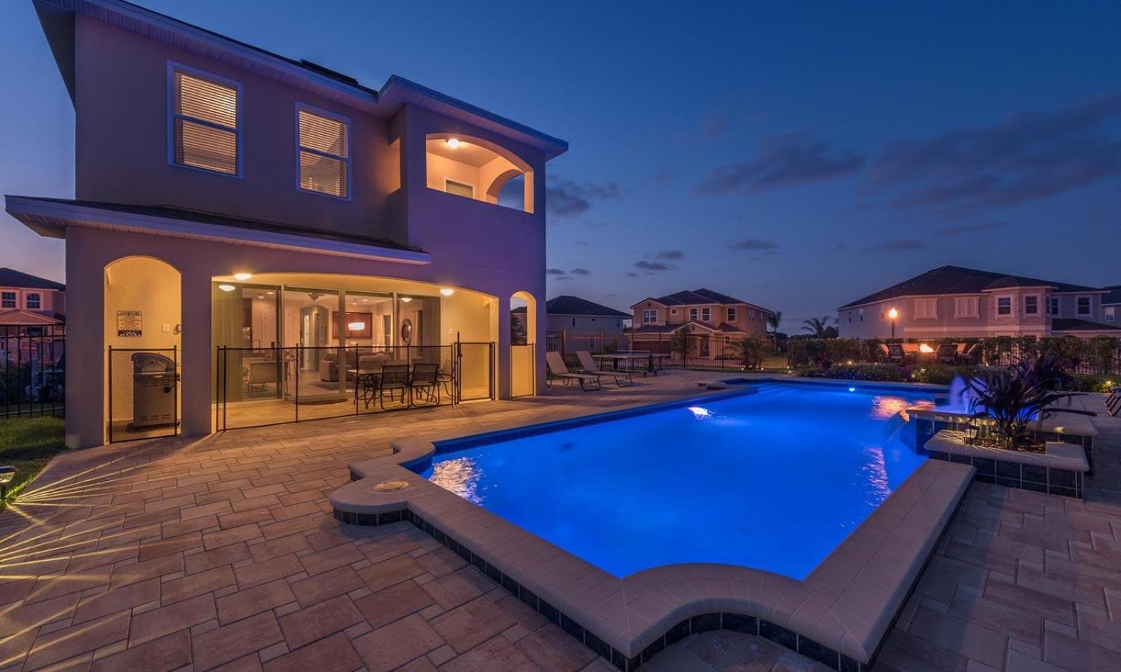Stunning 5 Bdrm Oasis With Upscale Private Pool At Encore Holiday home